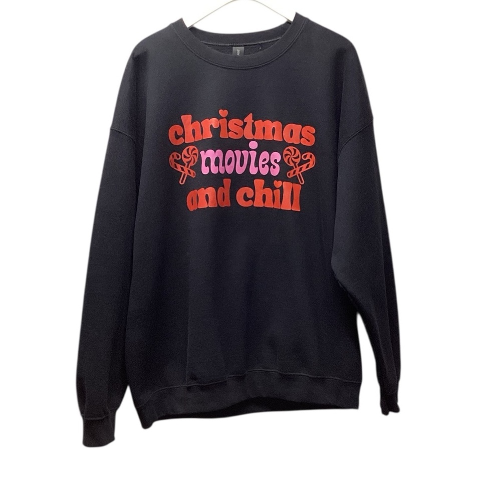 Gildan Black Crewneck Christmas Themed Sweatshirt. Size XL